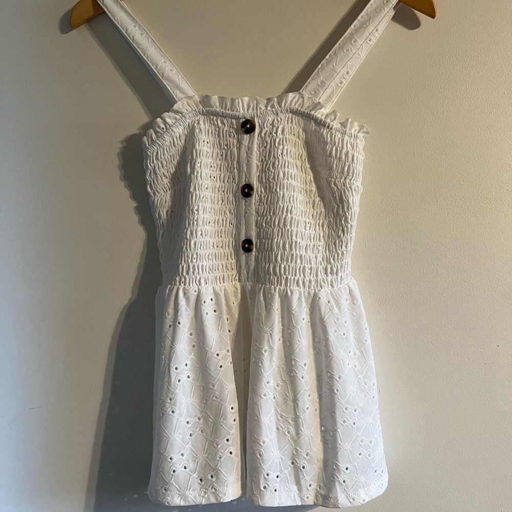NWT🏷 Smocked tank White Eyelet, Sz Small women